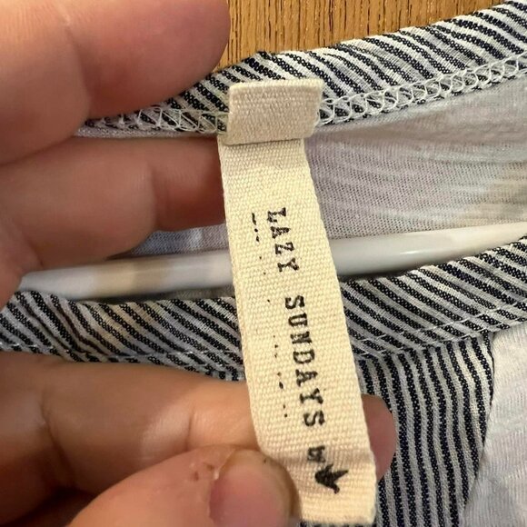 🐻Size S - Lazy Sundays - White and Blue Knit Pullover - Picture 2 of 7